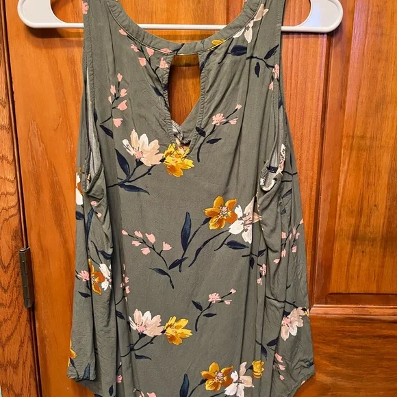 Old Navy Floral Tank Top - Olive Green - Picture 2 of 4